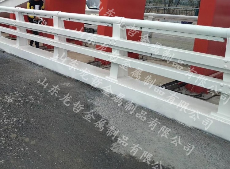 寧波防撞護欄工程案例 寧波防撞護欄工程案例
